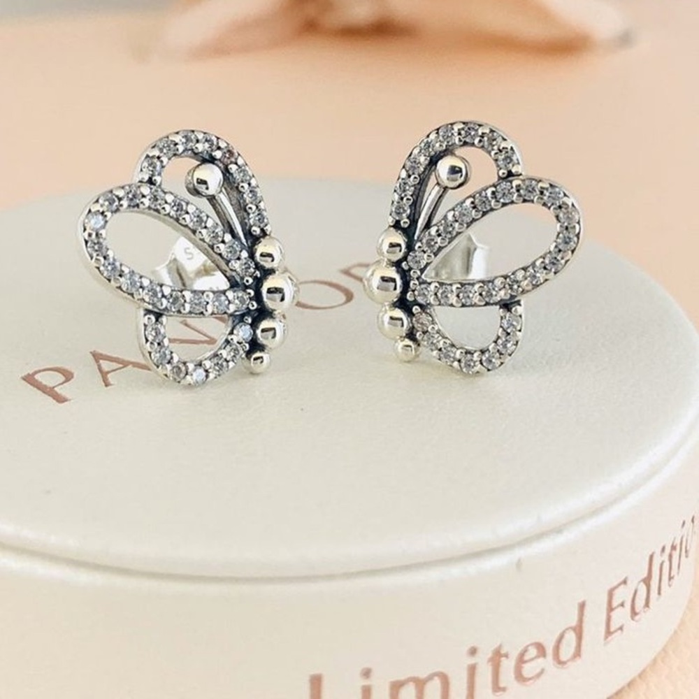 NWBag PANDORA - Sparkling Openwork Butterfly Stud Earrings - Includes Dust Bag